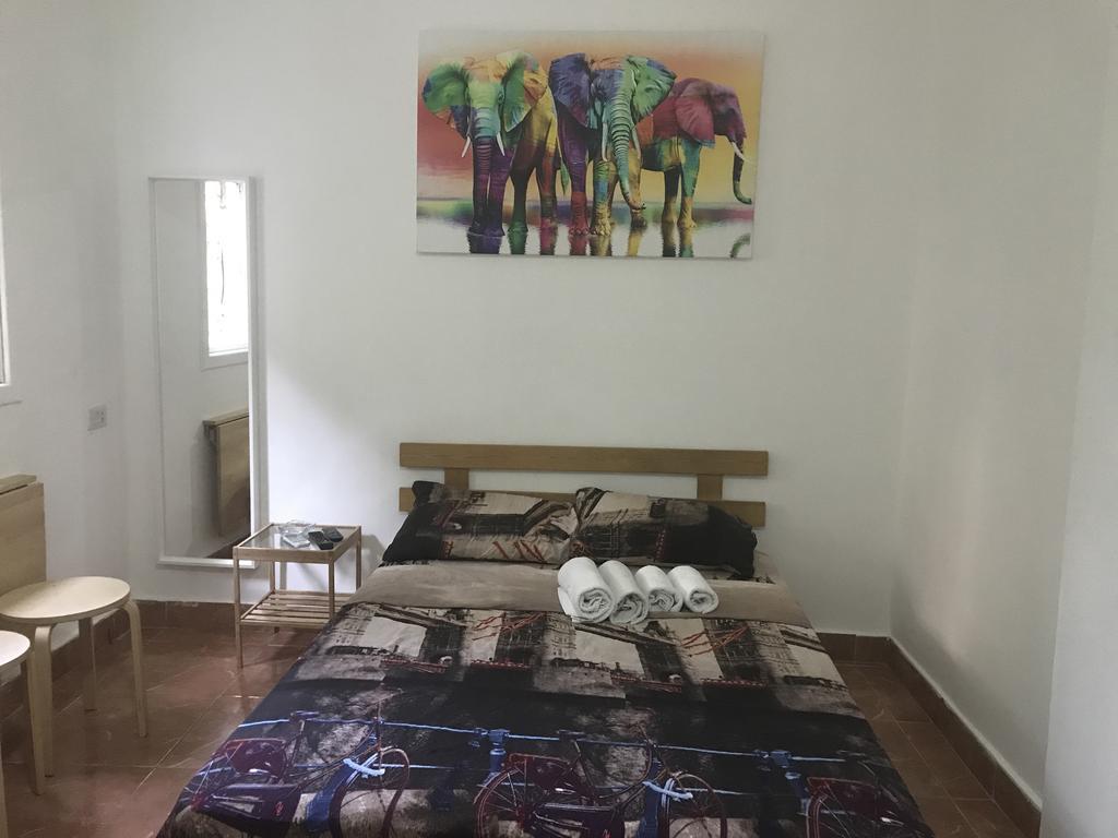Netanya Motel Pierre Room photo