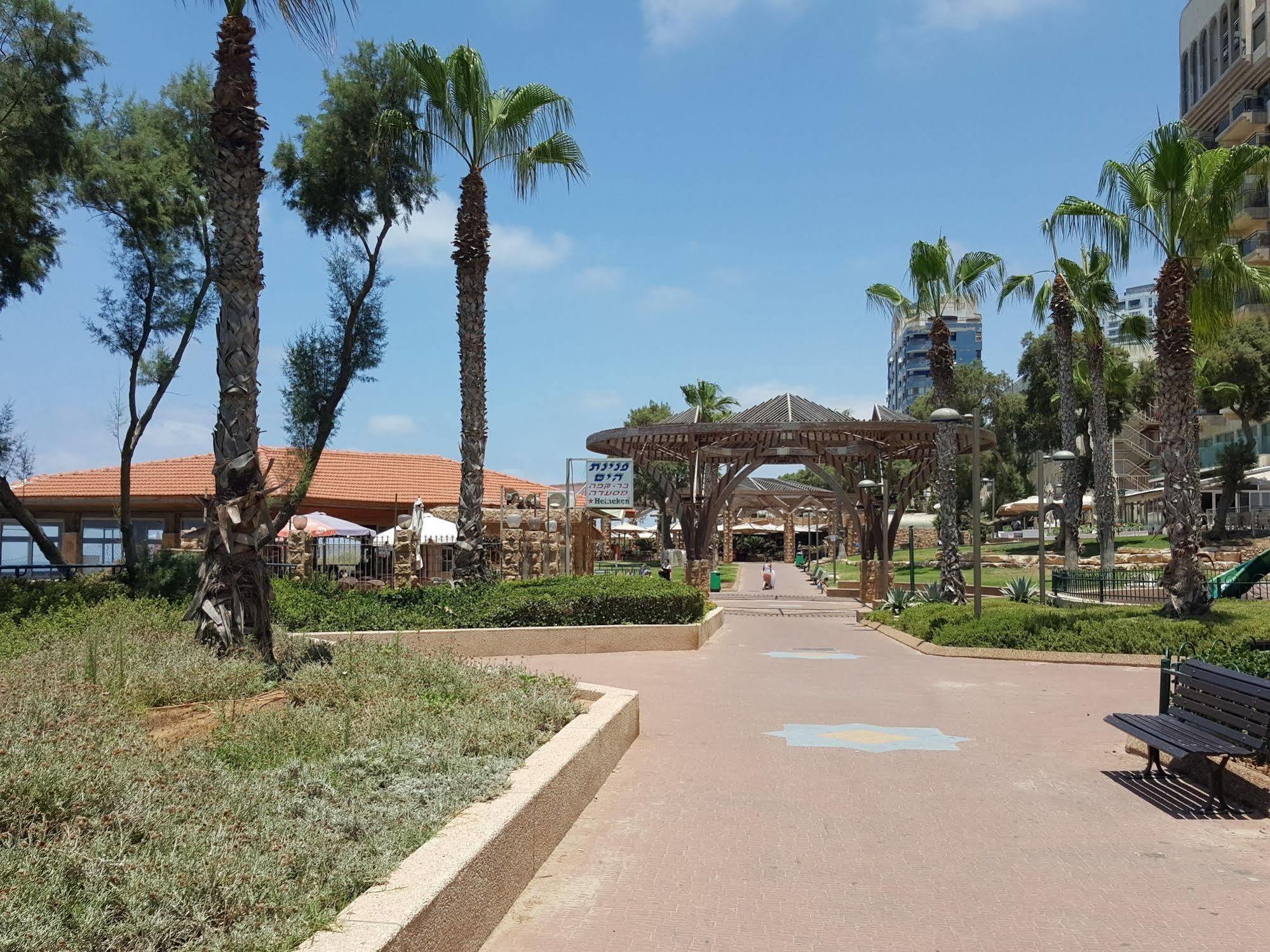 Netanya Motel Pierre Exterior photo